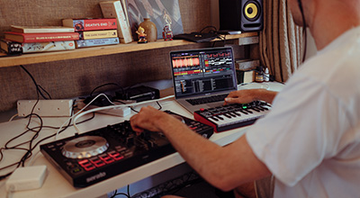 Subscribe to Serato Studio